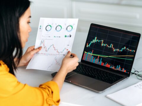 Reseña de World Wide Chain (worldwidechain.io) – Trading Fácil para Inversores de Todos los Días